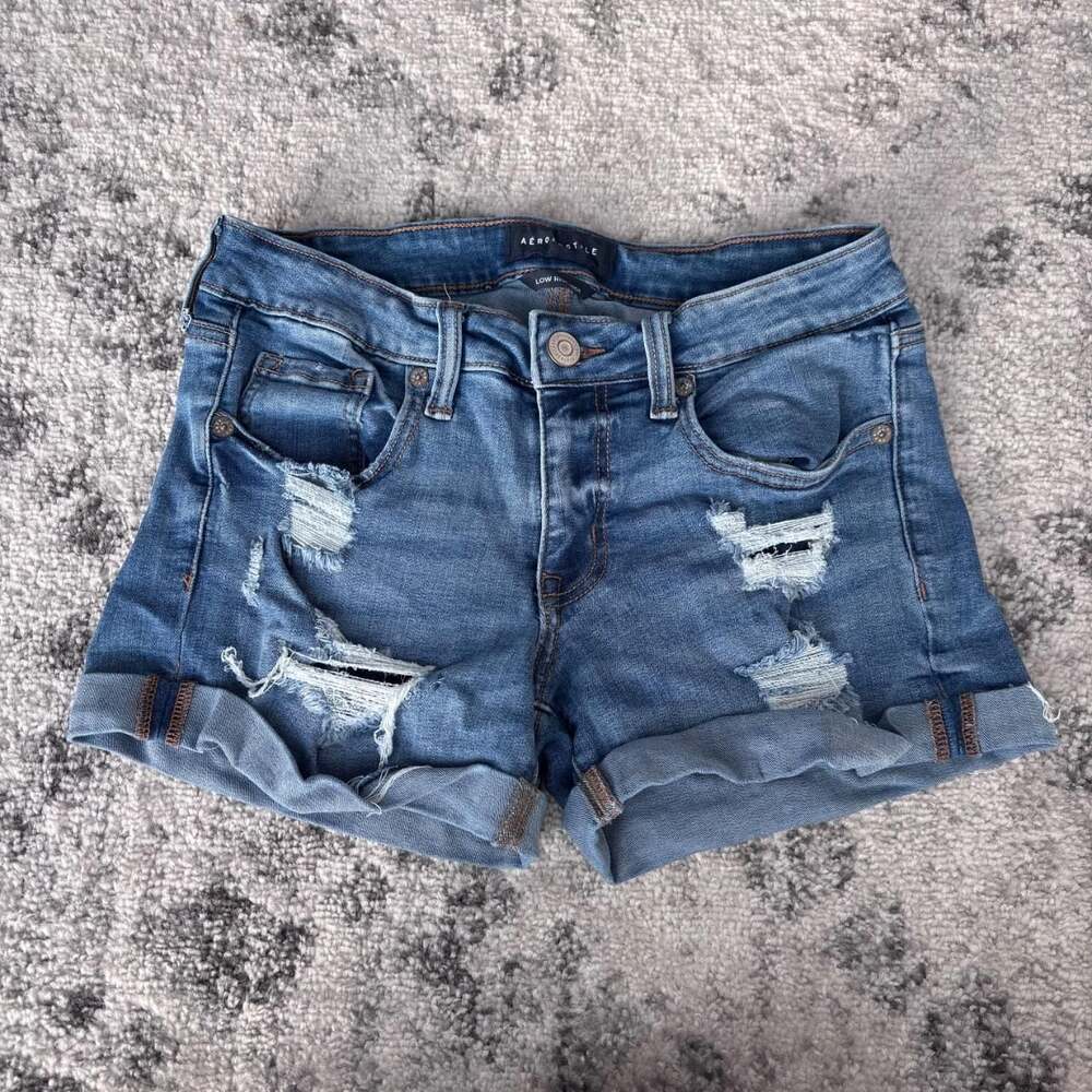 Aeropostale Low Rise Midi Distressed Denim Shorts Size 4
